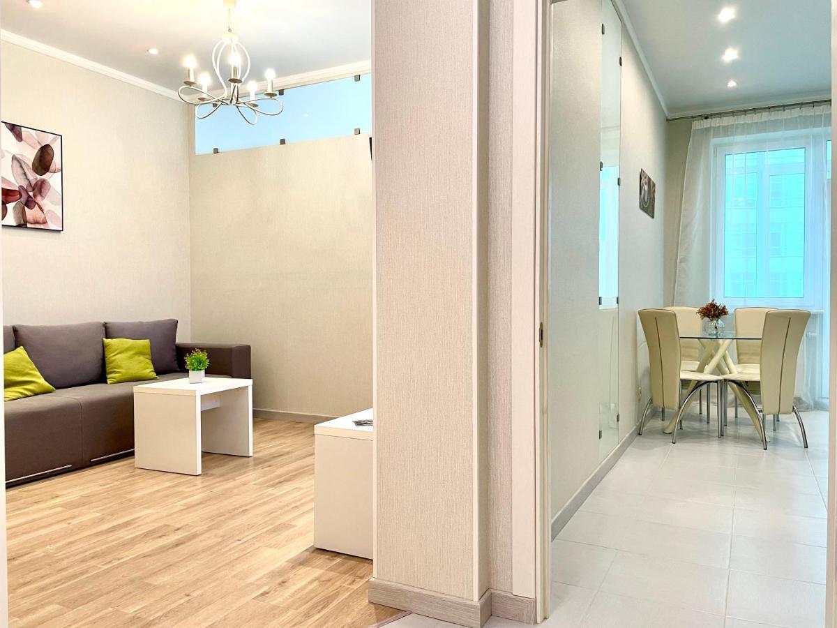 Navit Luxury Apartments With Breakfast Near The Railway Station, The City Center And The Park Kiev Eksteriør bilde