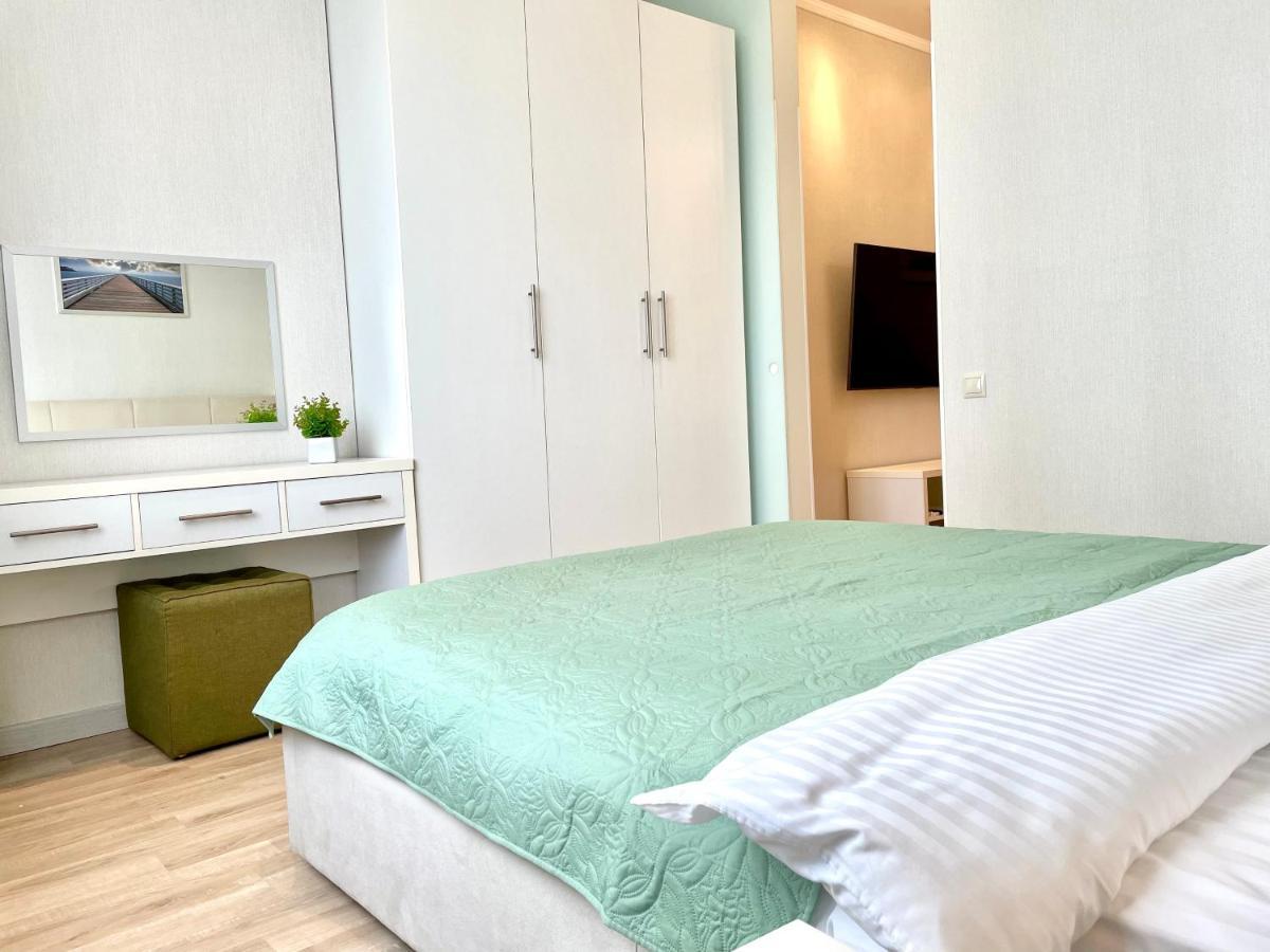 Navit Luxury Apartments With Breakfast Near The Railway Station, The City Center And The Park Kiev Eksteriør bilde