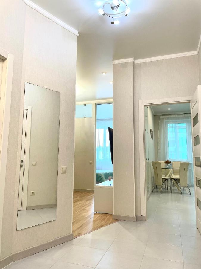 Navit Luxury Apartments With Breakfast Near The Railway Station, The City Center And The Park Kiev Eksteriør bilde