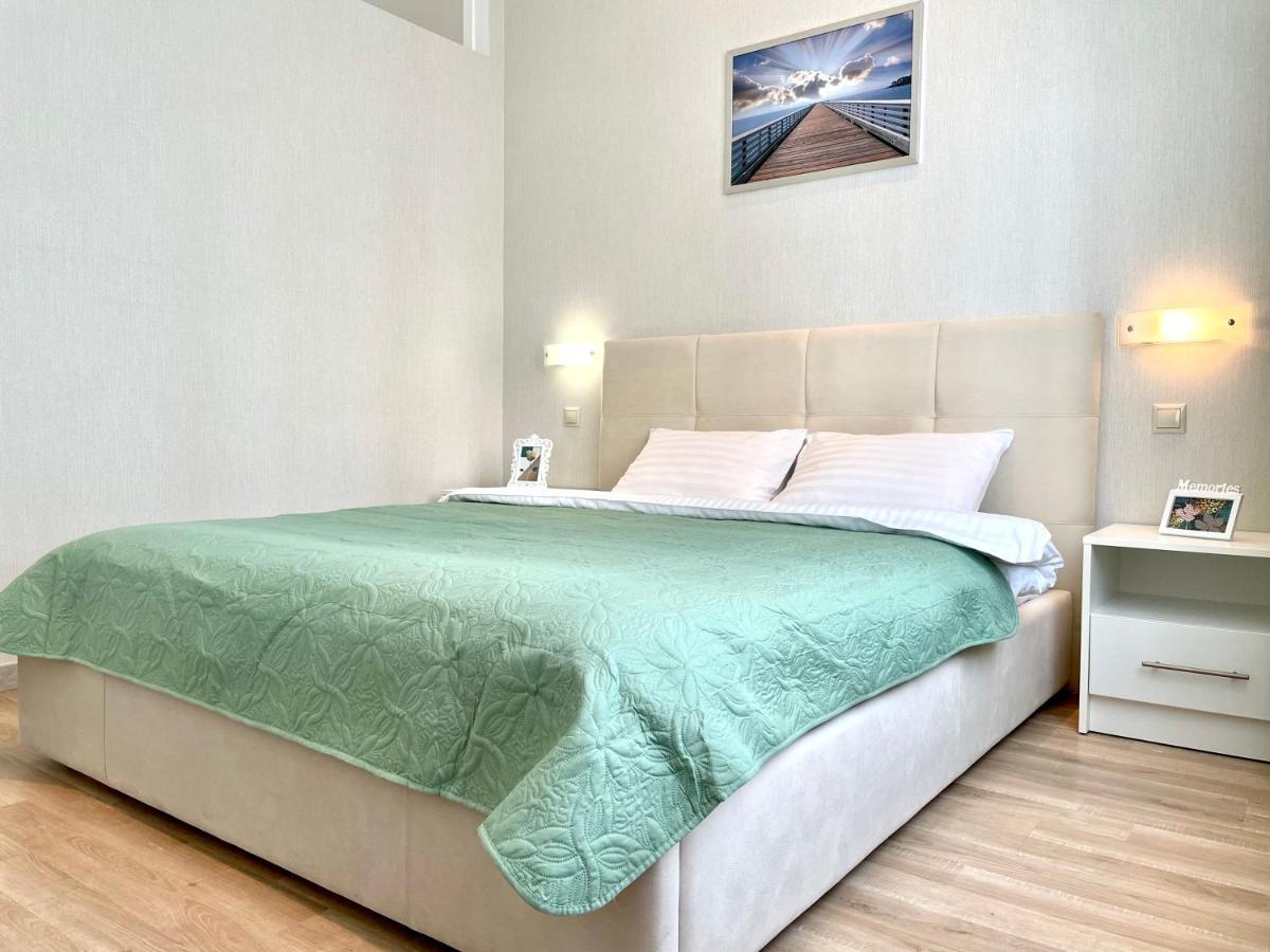 Navit Luxury Apartments With Breakfast Near The Railway Station, The City Center And The Park Kiev Eksteriør bilde