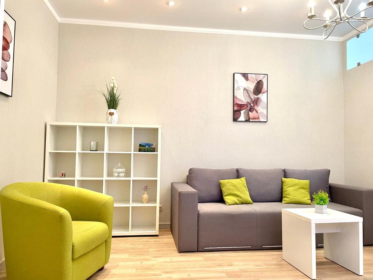 Navit Luxury Apartments With Breakfast Near The Railway Station, The City Center And The Park Kiev Eksteriør bilde