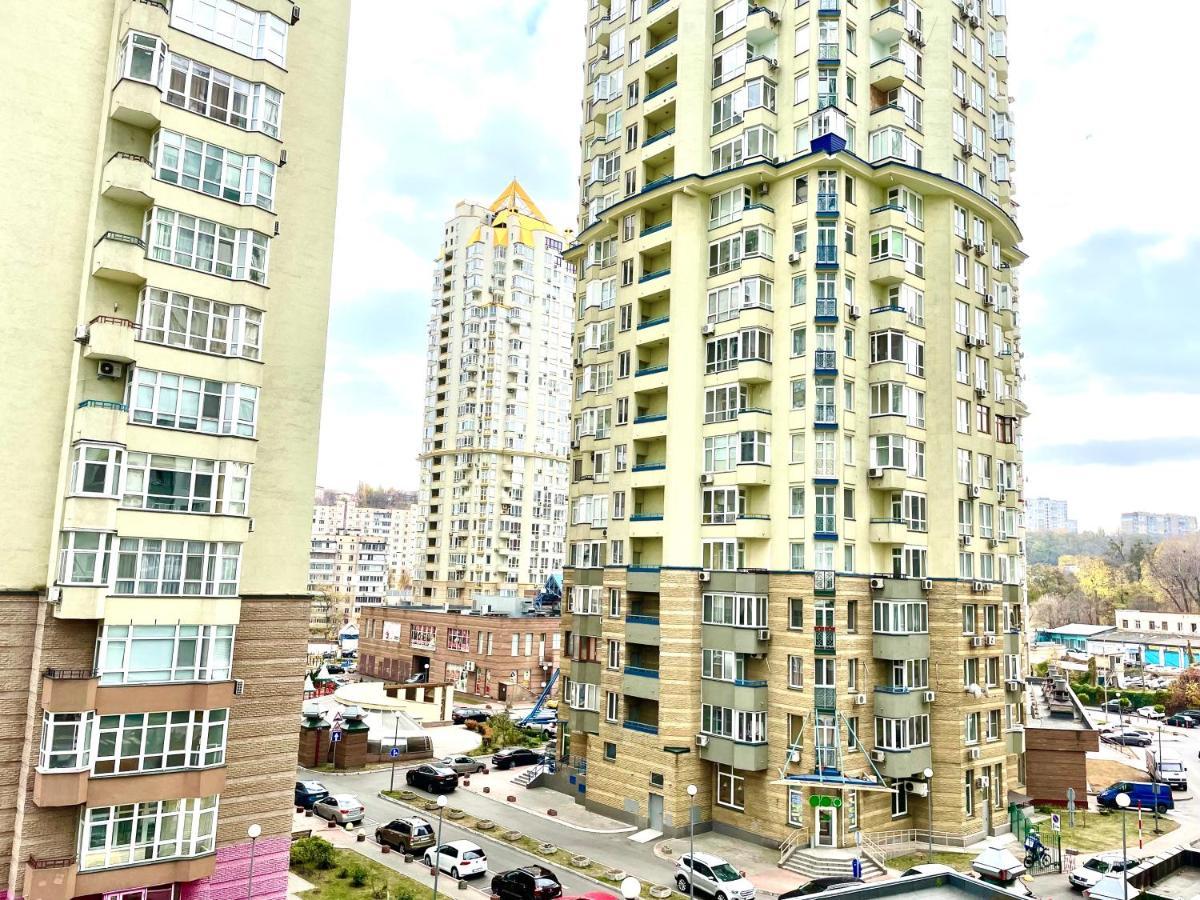 Navit Luxury Apartments With Breakfast Near The Railway Station, The City Center And The Park Kiev Eksteriør bilde