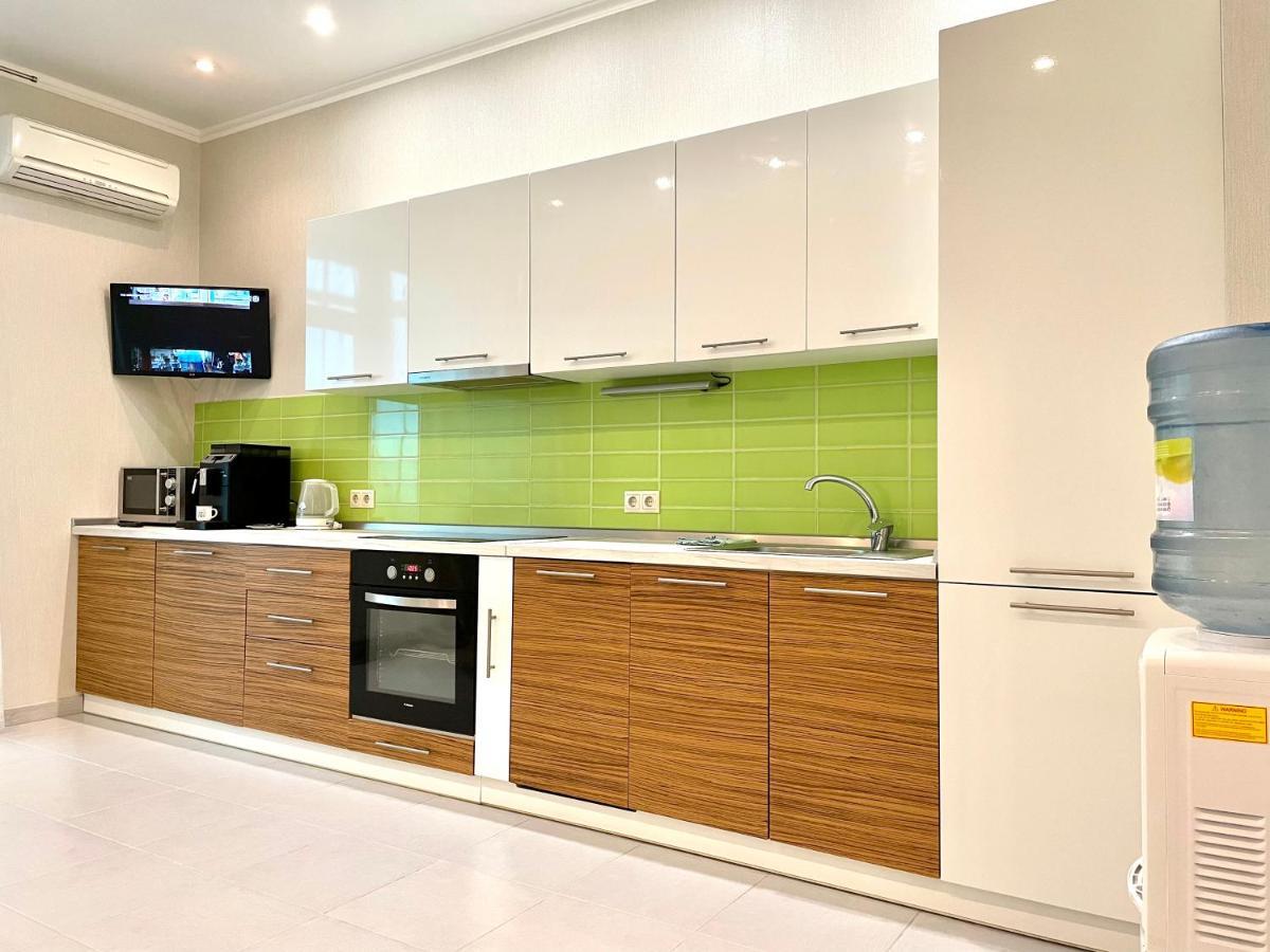 Navit Luxury Apartments With Breakfast Near The Railway Station, The City Center And The Park Kiev Eksteriør bilde