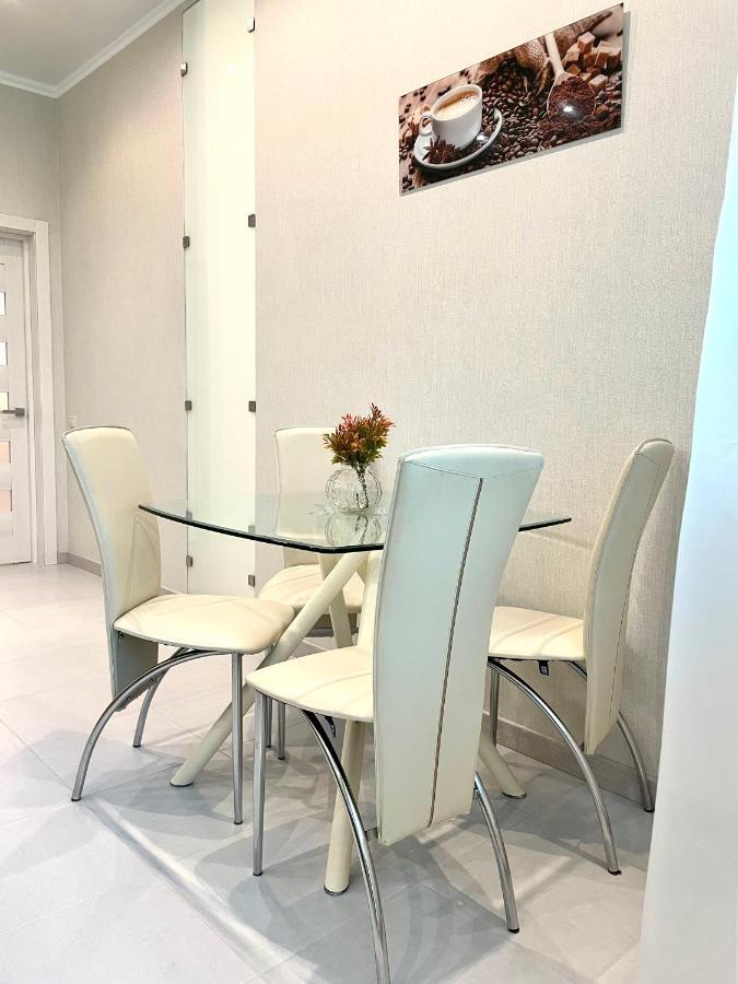 Navit Luxury Apartments With Breakfast Near The Railway Station, The City Center And The Park Kiev Eksteriør bilde